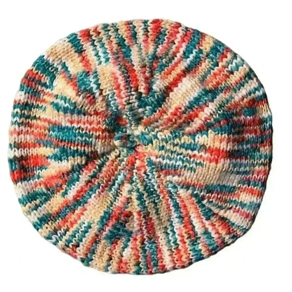 Free People Raspberry beret - Picture 4 of 4